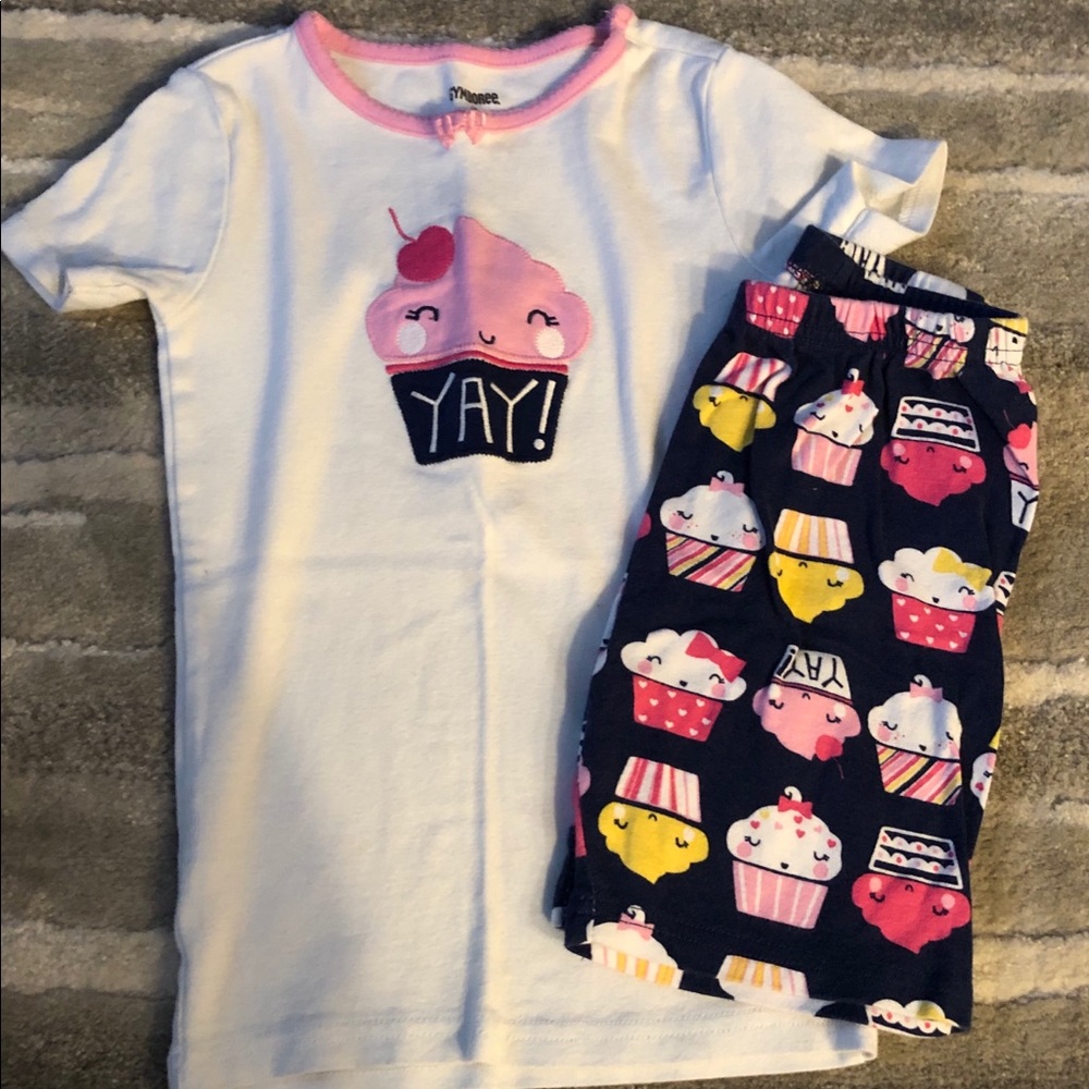 Children’s Cupcake PJ Set, EUC Size 7